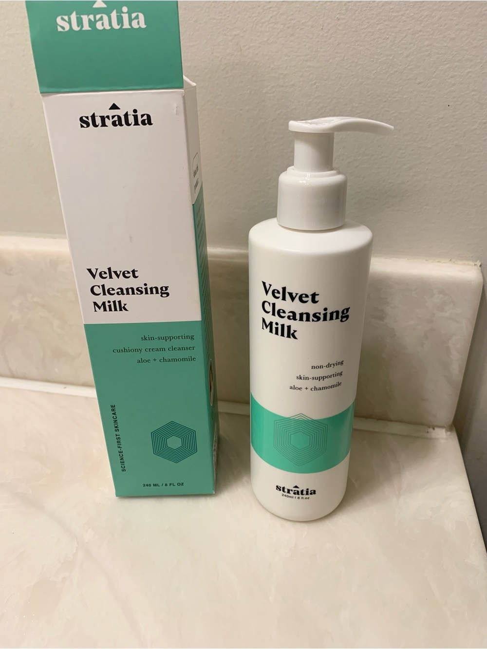 Stratia Velvet Cleansing Milk